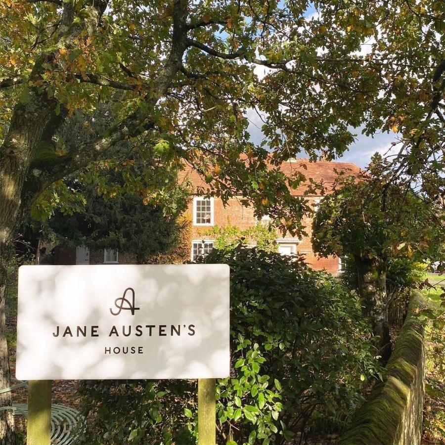 Winchester Retreatアパートメント エクステリア 写真